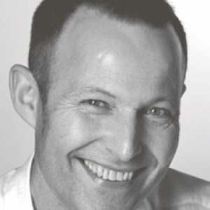 Peter Harvey, projektant sofy Mon Coeur i fotela Nautile