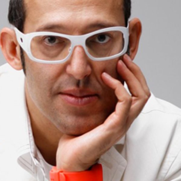 Karim Rashid, projektant identyfikacji marek i biurka Zero