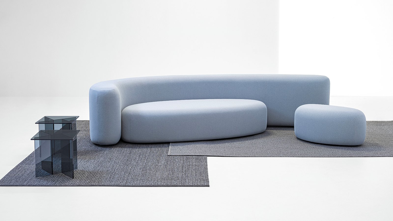 Sofa Lisse marki LaCividina widziana od frontu, w całej długości