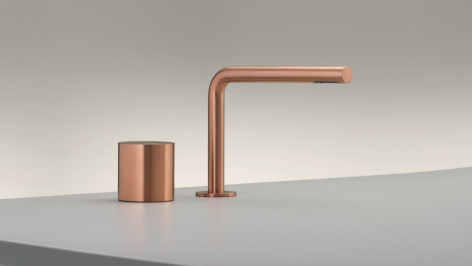 Dwuotworowa progresywna bateria Opus z obrotową wylewką w satynowym Copper