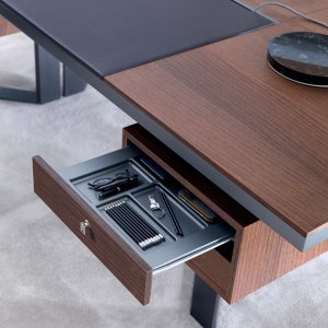 Eliptyczny stół konferencyjny Lloyd 620 cm na dziesięciu nogach