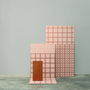 Plytka Betty Set od Mutina z elementem graficznym