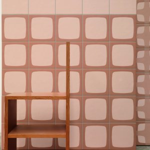 Plytka Betty Frame od Mutina z elementem graficznym