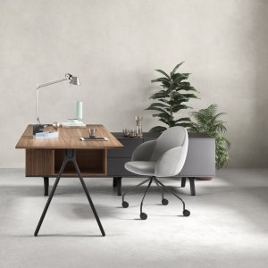 Biurka designerskie Lay od Archiutti z jasnoszarymi blatami i czerwoną konstrukcją