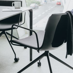 Cztery nogi z litego dębu pod skorupą Catifa 53