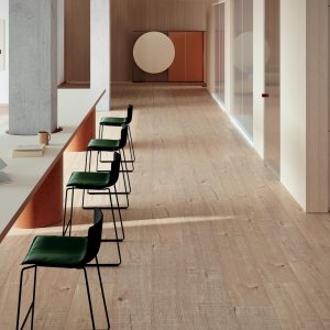 Stołówka pracownicza z krzesłami Catifa Carta