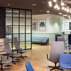 Sala konferencyjna z krzesłami Catifa Sensit