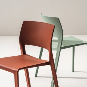 Krzesło designerskie Juno 02 w kolorze rdzy