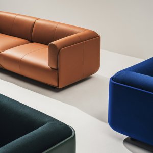Wolnostojąca sofa dwuosobowa Shaal w domowym biurze