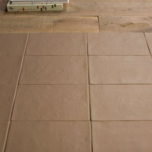 Detal tekstury Bas-Relief Cloud od Mutina