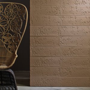Detal tekstury Bas-Relief Garland od Mutina