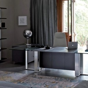 Biurko designerskie Altagamma od Estel w fornirze z top accessem i aluminiową ramą