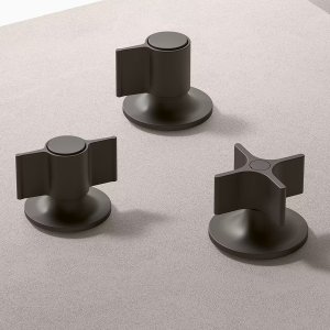 Flora Fantini: uchwyty z dwoma skrzydłami w polerowanym niklu Polished Nickel PVD
