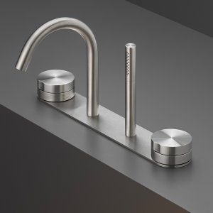 Giotto od Cea Design: bateria ścienna nad umywalką nablatową