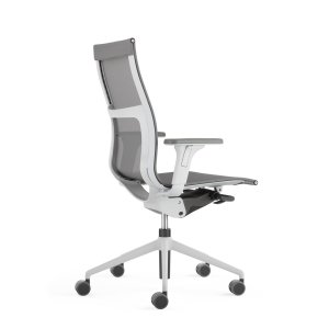 Rząd foteli Una Chair wzdłuż stołu posiedzeń