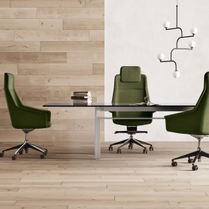 Fotel dyrektorski Jera Chair od Las Mobili z pikowaną tapicerką i polerowaną pięcioramienną podstawą aluminiową
