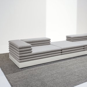 Sofa biurowa i siedziska lounge: Acamante LaCividina w lobby hotelu