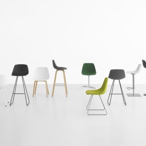 Designerski stołek barowy Miunn od Lapalmy z giętym siedziskiem