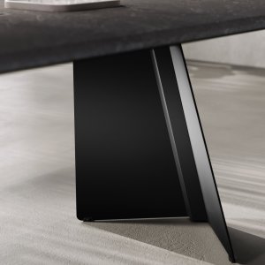Stolik kawowy Monolith z ceramicznym blatem Calacatta i czarnymi nogami V