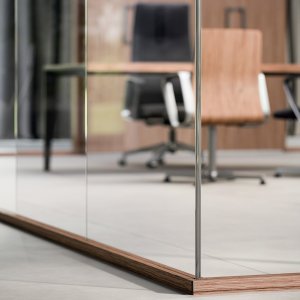 Kratka wentylacyjna w pełnych drzwiach ścianki w systemie Quadrifoglio