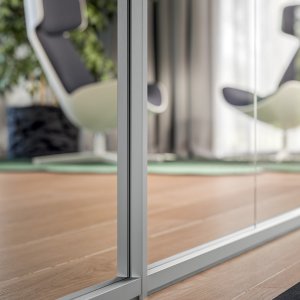 Profil aluminiowy w wykończeniu brązowym od Quadrifoglio