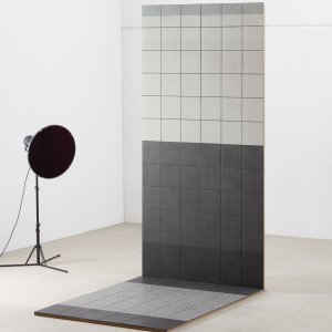 Wzor Mesh White z Tape Mutina na bialej bazie