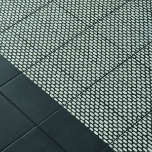 Wzor Mesh Blue z kolekcji Tape w szkliwionym gresie