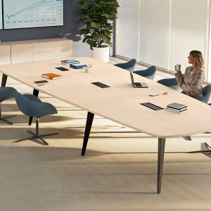 Detal nogi cyrklowej biurka operacyjnego Pigreco