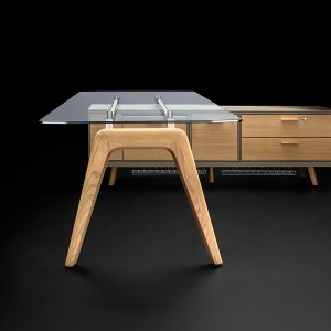 Sygnowane biurko designerskie Rail od Bralco w dębie z blatem diamentowym