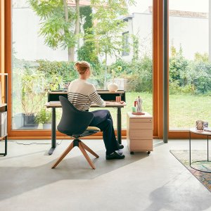 Czarne se:flair z czarną podstawą, kółkami i siłownikiem w kolorze modelu