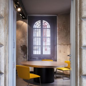 Biurka gabinetowe Asymmetrical 307 × 200 cm w matowym Nero