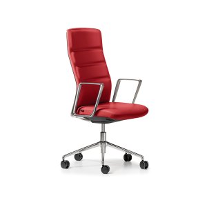 Polerowana rama z aluminium fotela Quinti That’s it Executive z bliska