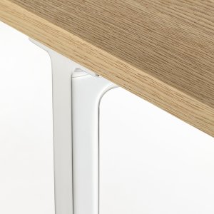 Dwuczęściowy stół konferencyjny Toa o długości 610 cm