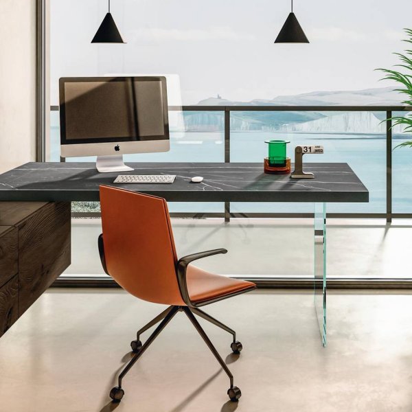 Modułowe meble LAGO w biurze designerskim