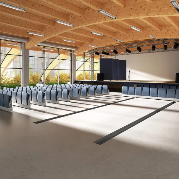Polska aula uniwersytecka z fotelami Lamm